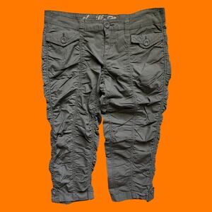 00's vintage olive army green y2k bodycon utility cargo capris Size 11